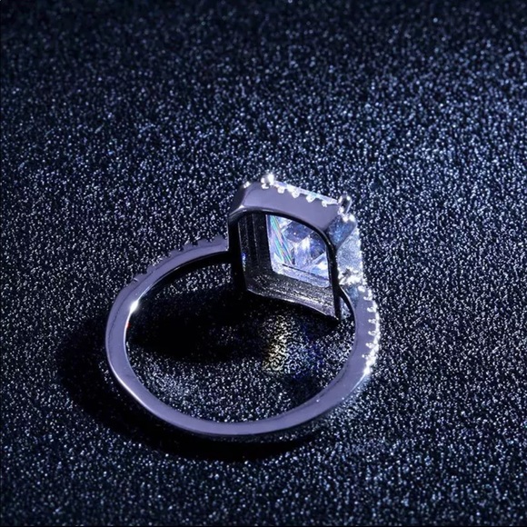 New Women’s 925 Silver Sapphire Ring - Picture 5 of 6